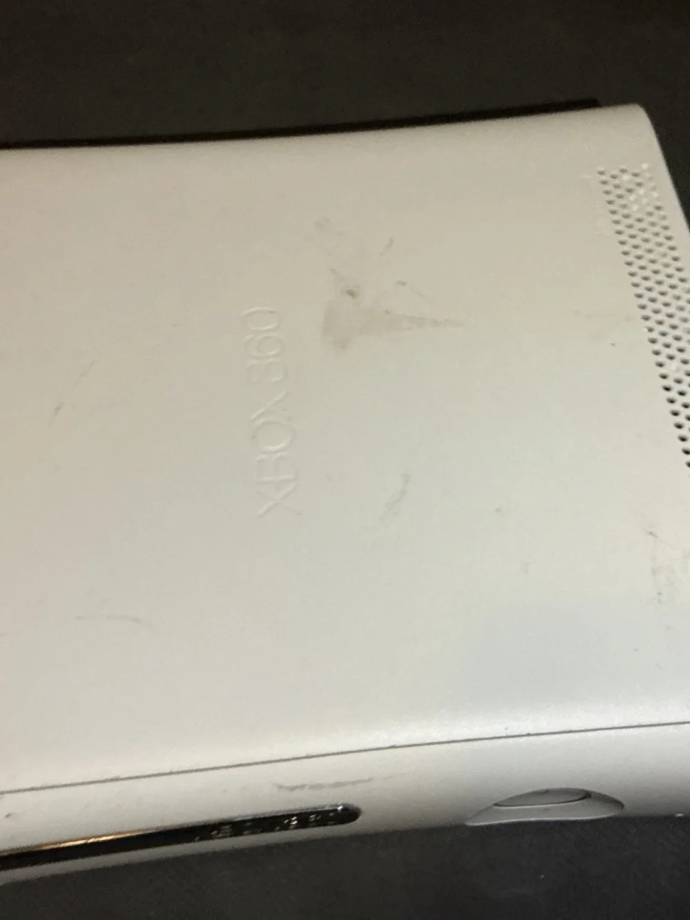 Microsoft Xbox 360 White HDMI Console for Parts or Repair Does Not Read Disc